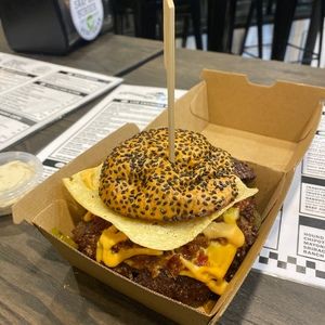 Meet your Posher, Phoenix